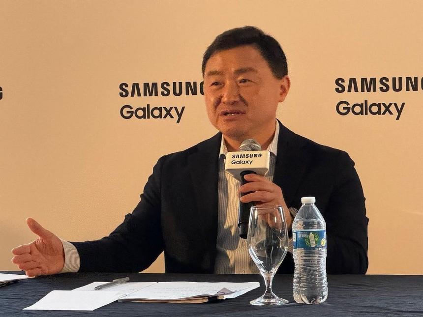 Samsung mobile chief upbeat on Galaxy S24 sales