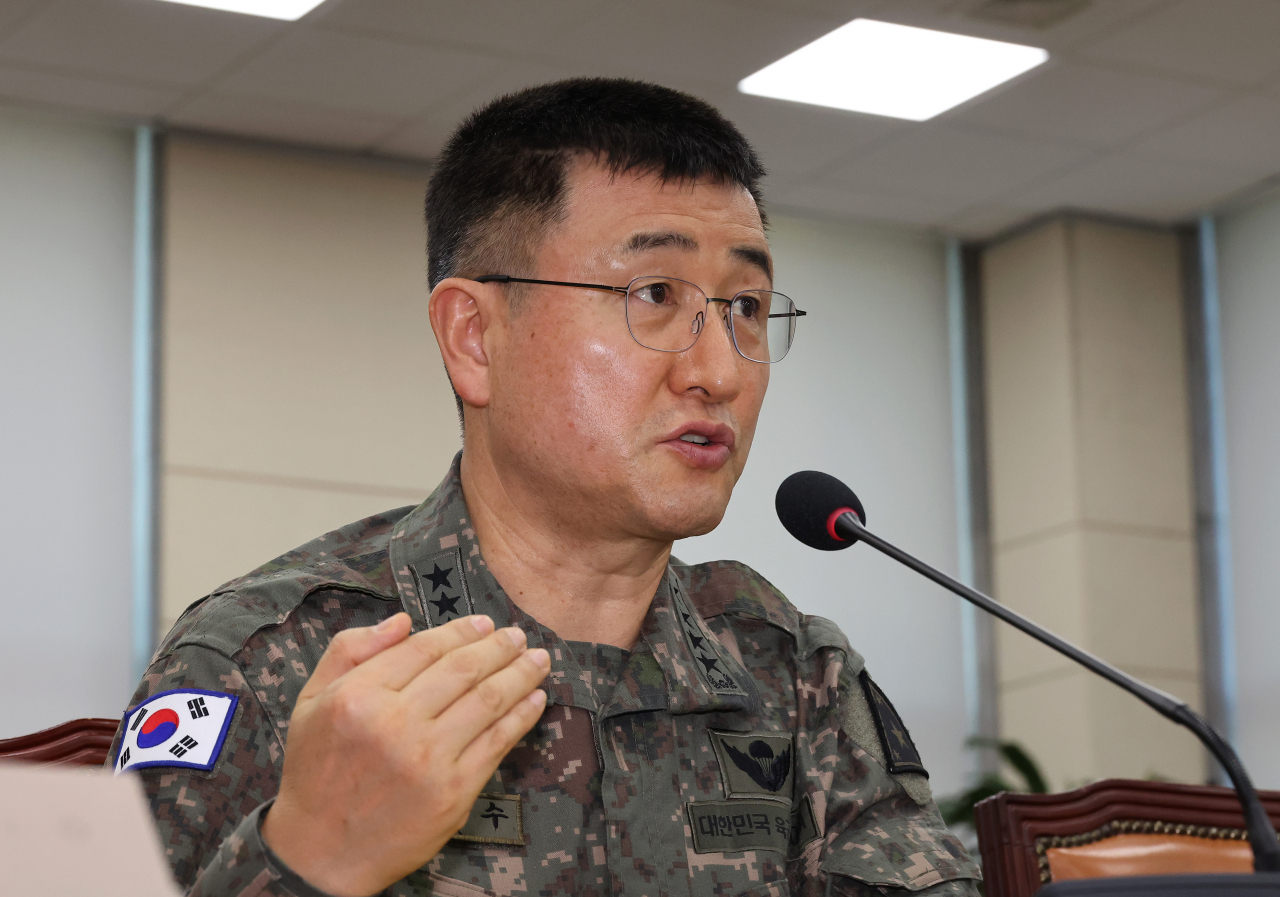 Prosecutors grill Army chief over martial law declaration