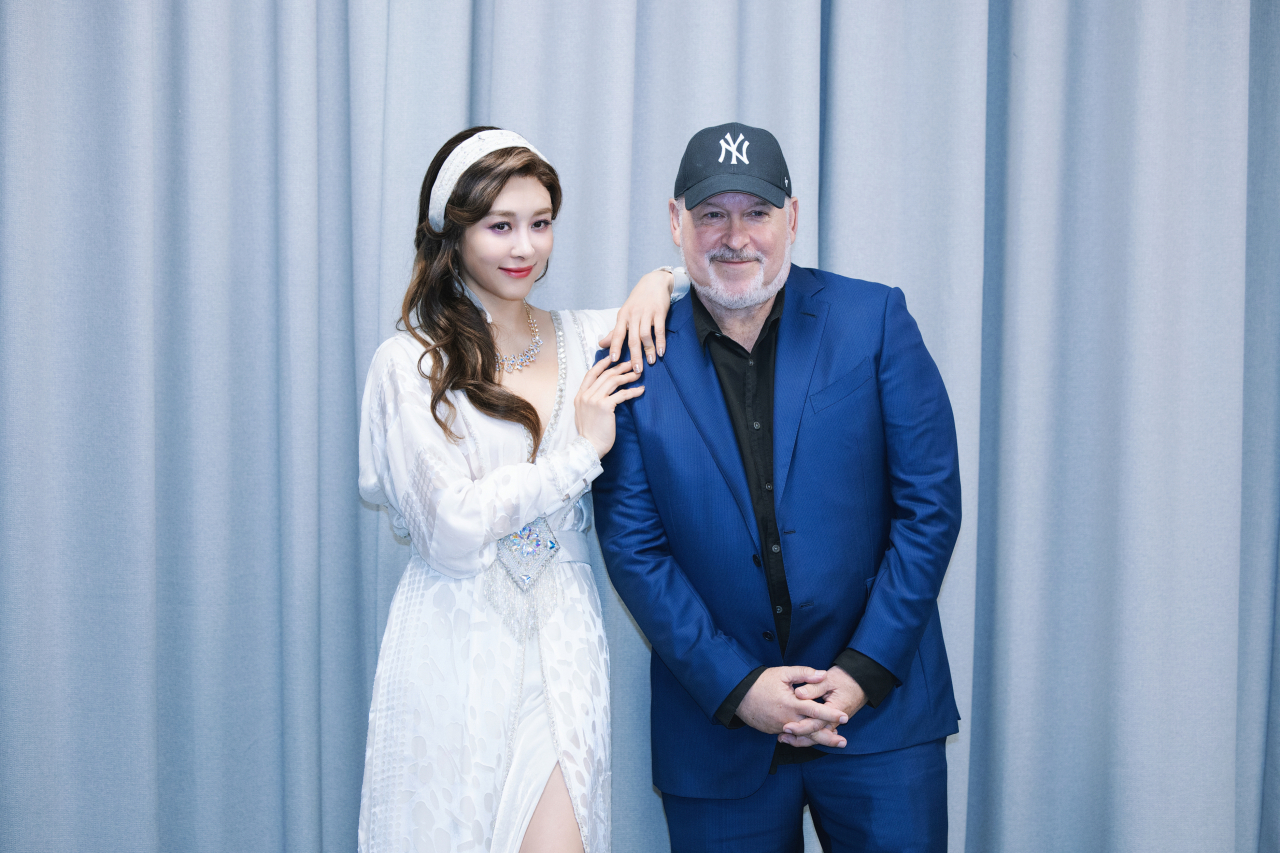 [Herald Interview] Ock Joo-hyun and Frank Wildhorn: Soulful composer meets his soulful singer through ‘Mata Hari’