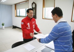 새누리당 김석기·무소속 정종복, 경주선거구 후보등록 마쳐