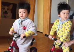 [스낵뉴스] 강원래 아들 ‘아빠 붕어빵’…자전거 타는 모습 ‘개구진 장군감’