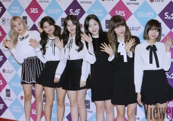 [V포토] 모모랜드, '짠' 하고 '쿵' 나타난 여섯 소녀들 (2016 SBS 가요대전)