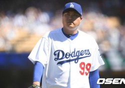[MLB] '5.1이닝 2실점' 류현진, 시즌 2승·MLB 통산 30승