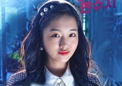 크리샤 츄, 웹드라마 ‘귀신과 산다’ 출연…귀여운 악녀 ‘매력 발산’