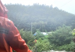경북 영주 오토캠핑장서 불어난 강물로 고립된 캠핑객 7명 무사 구조