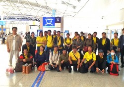 봉화 들녘에서 일한 베트남 계절근로자' 첫 출국