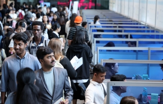 '8 out of 10 foreign students willing to work in Korea'