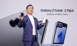 Samsung unveils slimmer AI-powered foldable phones