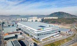 US ambassador visits Coupang fulfillment center in Daegu