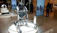 LG unveils exoskeleton work suit for physical labor