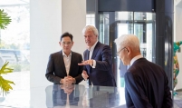 Samsung chief visits ASML HQ as race for high-end chip intensifies