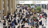 No. overseas travelers surpasses 1 million mark in June