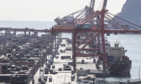 Korea’s monthly exports decline for 1st time in 2 years