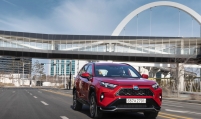 [Behind the Wheel] RAV4 Plug-in Hybrid, Toyota’s latest offering for EV hesitators