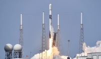 SpaceX seeks tie-up with telecom carriers