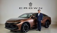 Toyota seeks to win back Korean customers with hybrid Crown