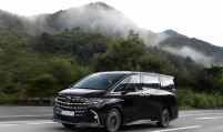 [Test Drive] Toyota’s minivan Alphard boasts sedanlike drive