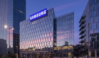 Samsung’s Q2 earnings more than halve on weak memory chips