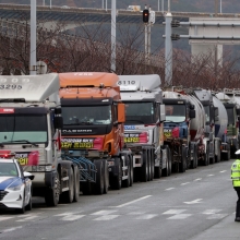Biz community urges truckers to stop strike, come to table for talks