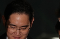 Samsung's Lee faces arrest on suspicion of bribery