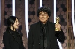 Bong Joon-ho's interpreter wows US film industry amid award-winning rally of 'Parasite'