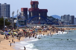 Seaside villages opt to close beaches due to coronavirus fears