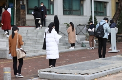 On verge of third wave, Seoul area walks back reopening