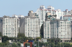 Rich people from non-Seoul area snapping up Seoul apartments
