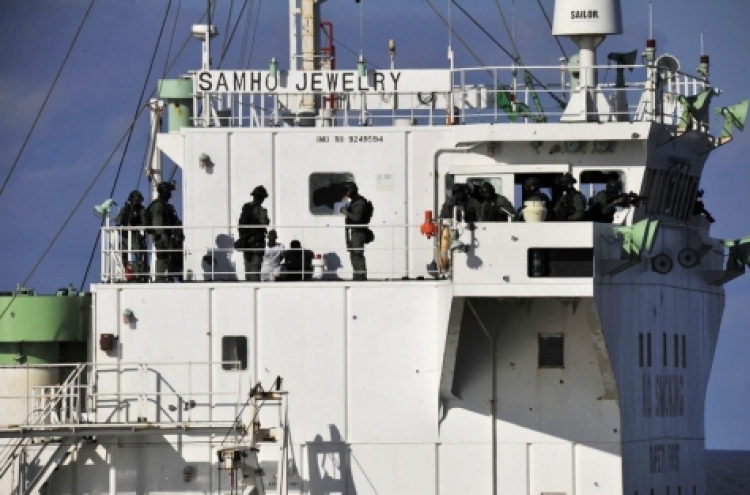 Five Somali pirates detained aboard S. Korean warship: source