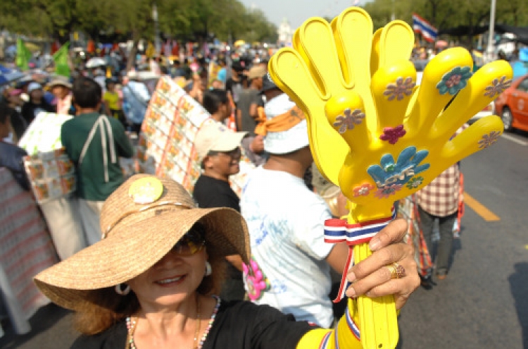 ‘Yellow Shirts’ return to Thai street politics