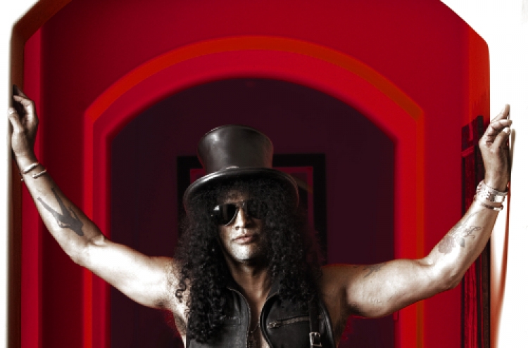 Guitar legend Slash prepares new solo album
