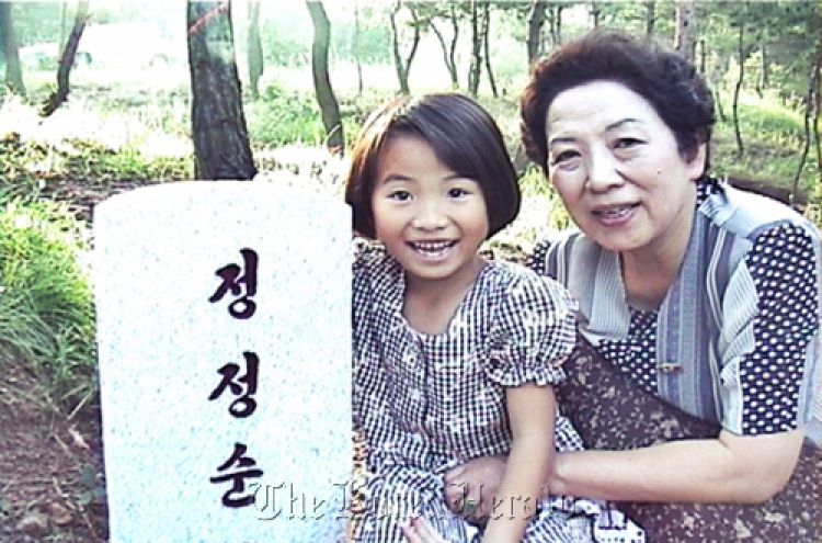 Director tells more than her family story in ‘Goodbye Pyeongyang’