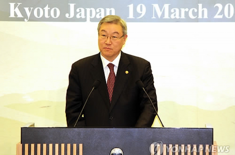 Japan promises to keep S. Korea up to date on nuclear accident situation
