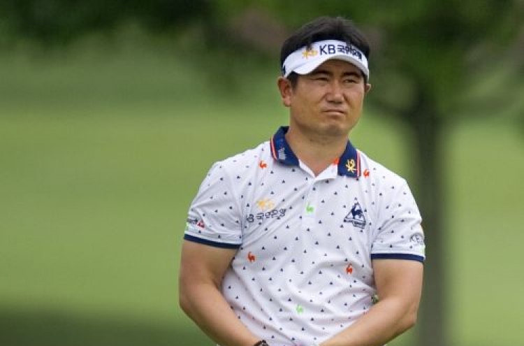 Yang settles for third