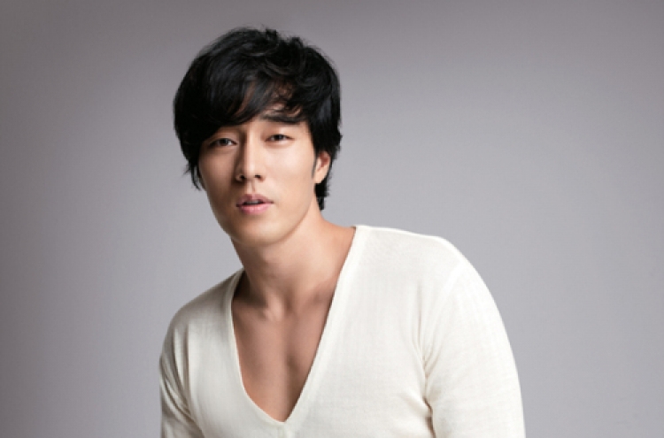 So Ji-sub to become first male Vivien model