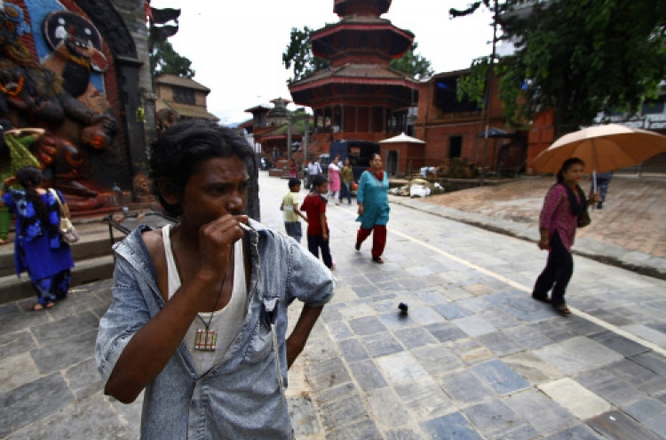 Nepal bans smoking in public