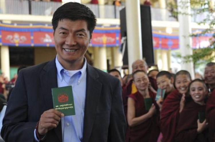 Dalai Lama’s successor sworn in