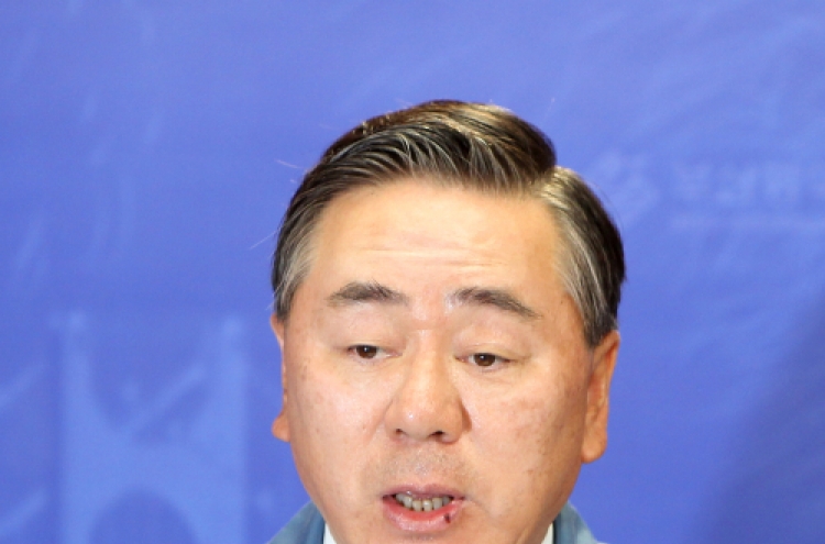Hanjin’s Cho ‘regrets’ strife, keeps layoff plan