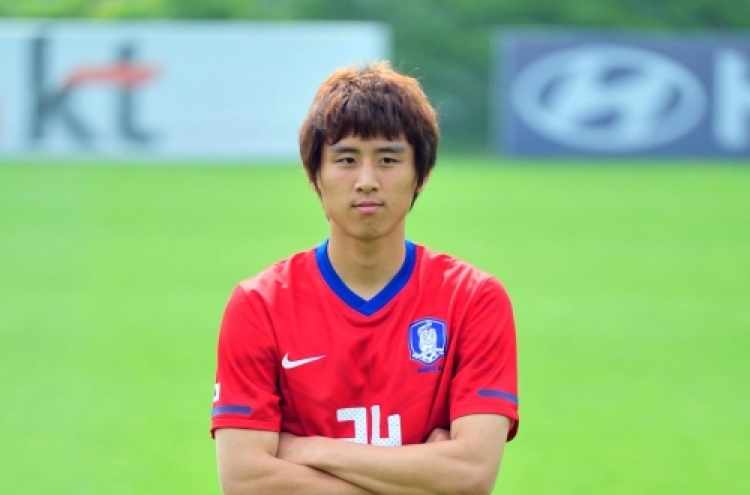 Koo Ja-cheol injures left foot in practice