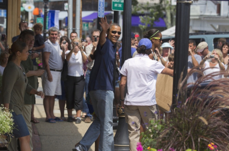 Obama summer reading list has drama, crime, epics