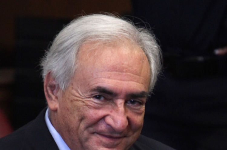 Prosecutors seek to dismiss Strauss-Kahn charges