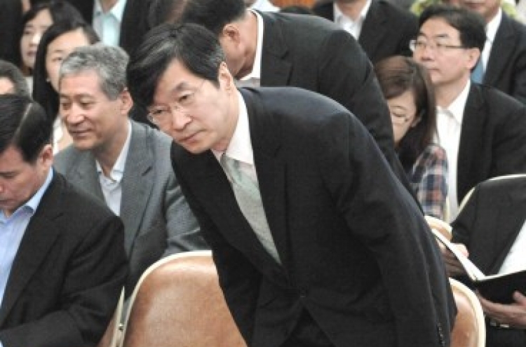Prosecutors issue summons for Seoul education chief