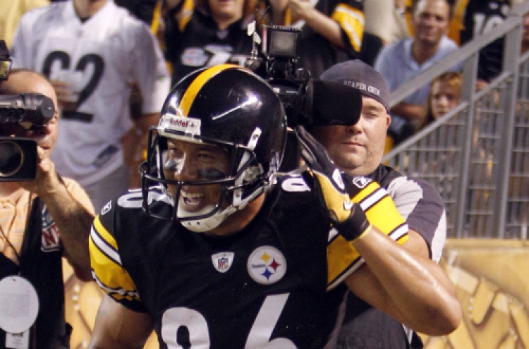 Ward among captains ...for Steelers