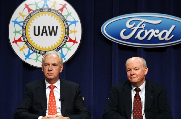 Ford to pay workers $6,000 bonus in new contract
