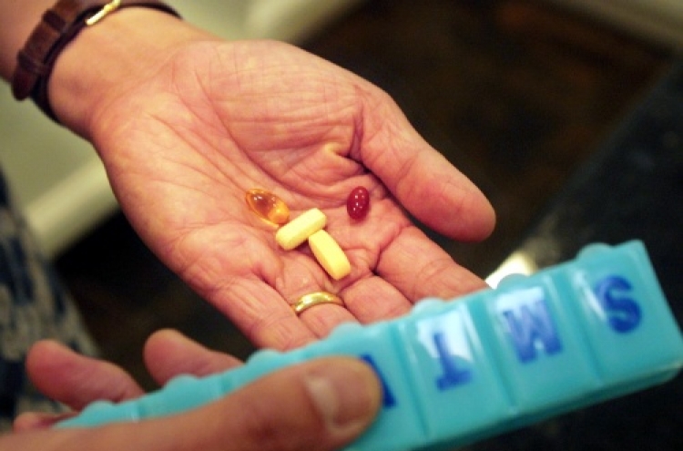 New study sees little need for vitamins, cites risks