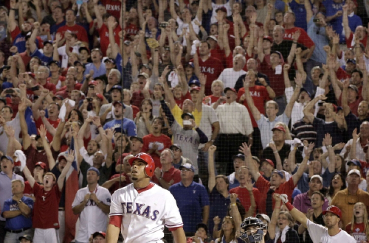 Cruz’s slam in 11th lifts Texas