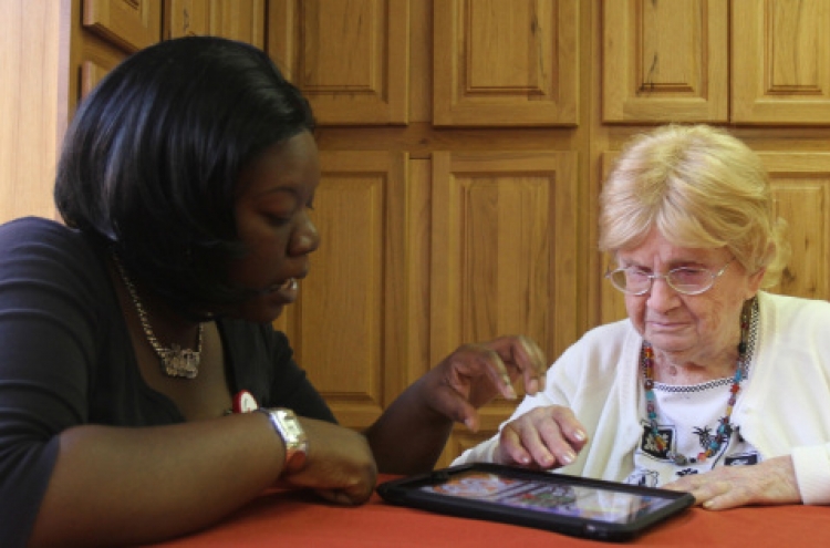 iPad helps elderly remember, socialize