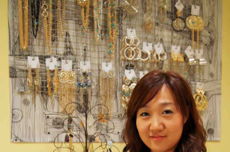 Designer pursues dream in New York’s fashion jewelry market