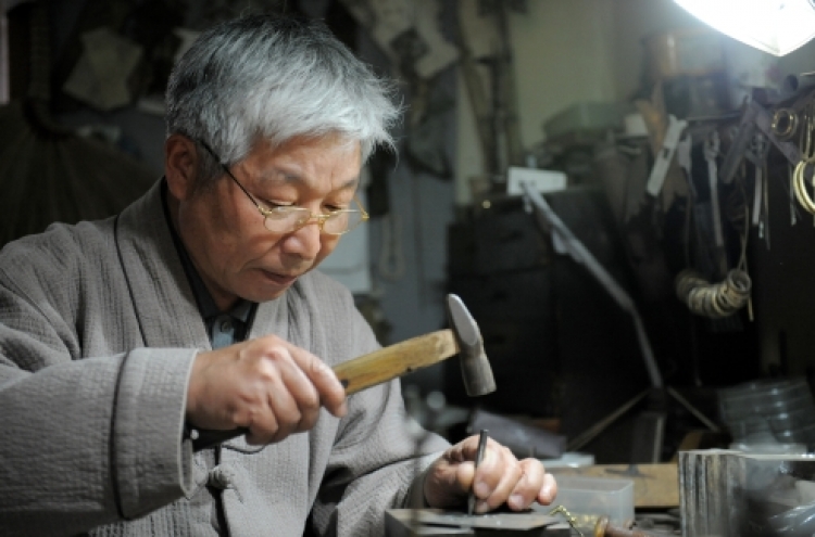 Master craftsmen struggle to make ends meet
