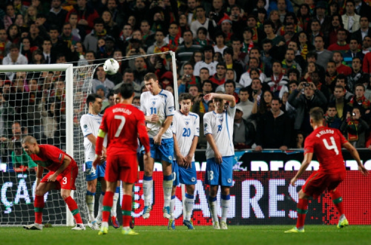 Ireland, Portugal reach Euro 2012